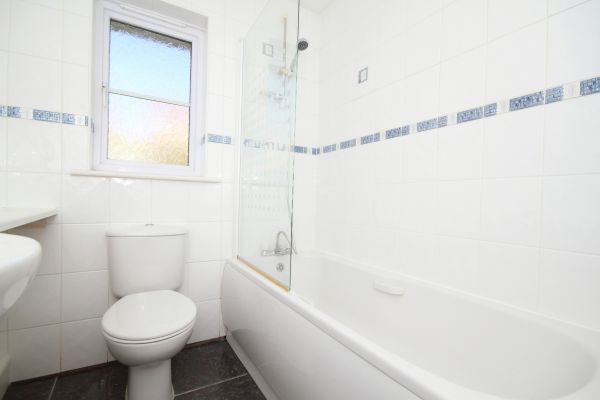 Cost of Shower Window Replacement in Grove City